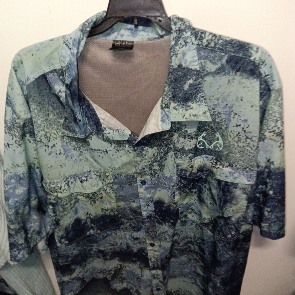 Realtree Blue and Green Casual Button Down Shirt